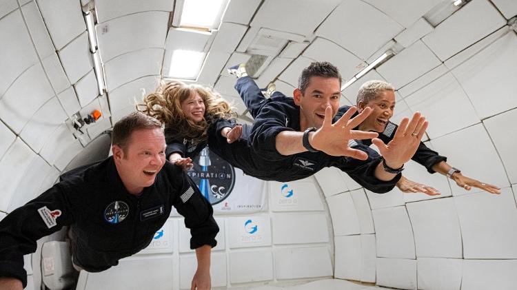 Inspiration4 da SpaceX: membros da missão Chris Sembroski, Hayley Arceneaux, Jared Isaacman e Sian Proctor (da esq. para dir.) - Inspiration4/John Kraus - Inspiration4/John Kraus