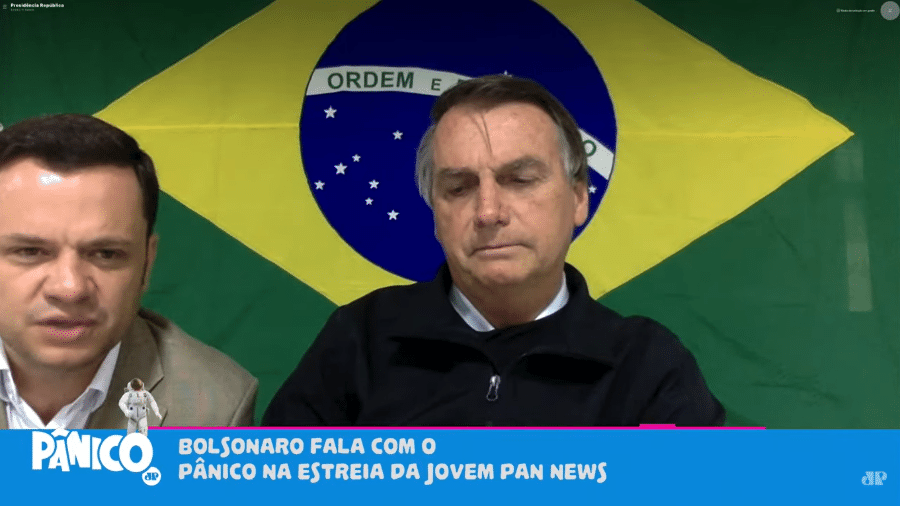 27.out.2021 - O ministro da Justiça e o presidente Jair Bolsonaro - Reprodução/Youtube/Pânico Jovem Pan