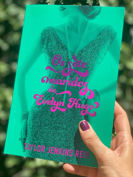 Livro 'Os sete maridos de Evelyn Hugo' de Taylor Jenkins Reid