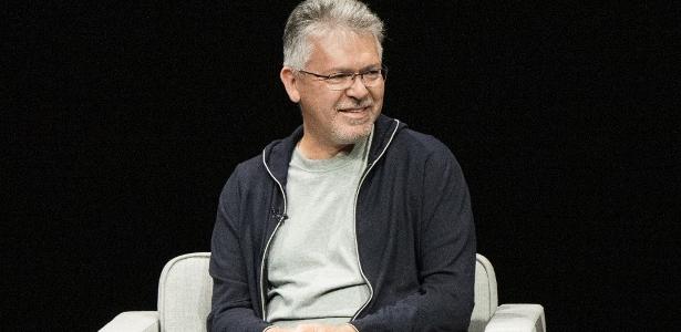 Sob pressão na corrida de IA, Apple anuncia saída de diretor em 2026