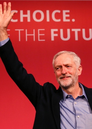 O Partido Trabalhista, principal oposição ao governo conservador de David Cameron, anunciou no último sábado (12) o nome de Jeremy Corbyn, 66, como seu novo líder no Parlamento britânico. Em tese, ele é o candidato natural a primeiro-ministro nas eleições de 2020 - Stefan Wermuth/Reuters