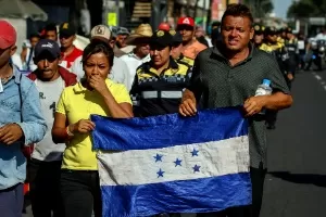 Caravana de imigrantes no M xico retoma marcha para os EUA 09 11