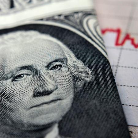 Em novembro, a moeda americana acumula baixa de 2,84%