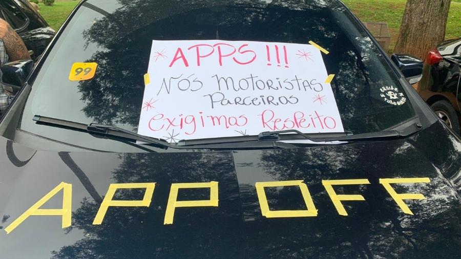 Carro decorado com críticas à Uber na Vale do Anhangabaú (SP), durante paralisação - Bruna Souza Cruz/UOL