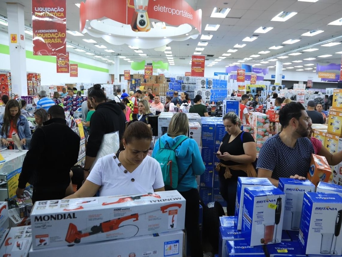 Magalu, Azul, Positivo: quais foram as maiores altas da Bolsa em agosto