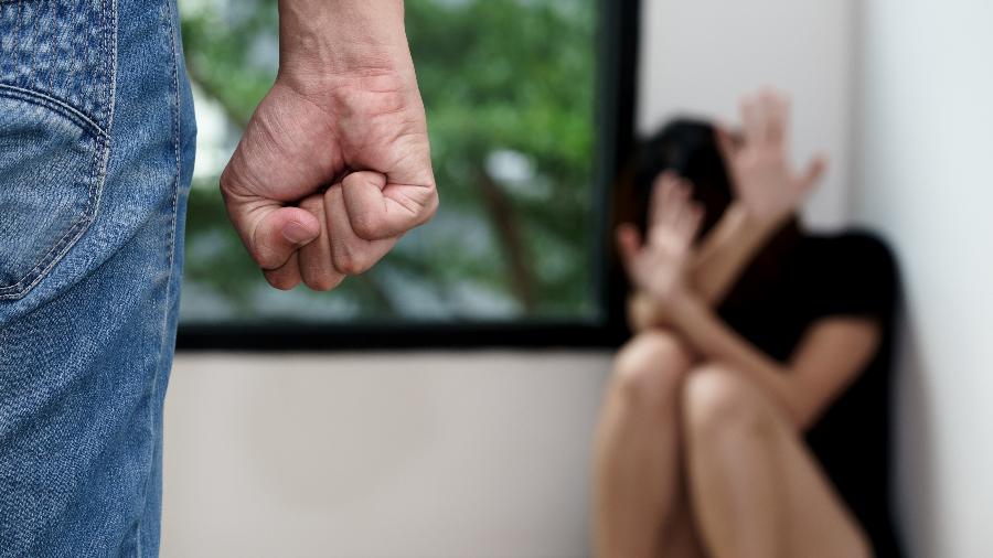 Violência contra a mulher - Kittisak Jirasittichai/EyeEm/Getty Images