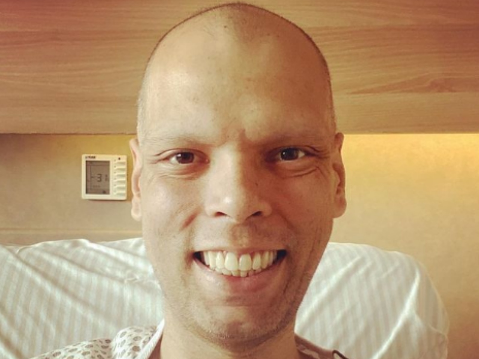 Bruno Covas posa no hospital: 'Sem baixar a cabeça ou perder motivação'