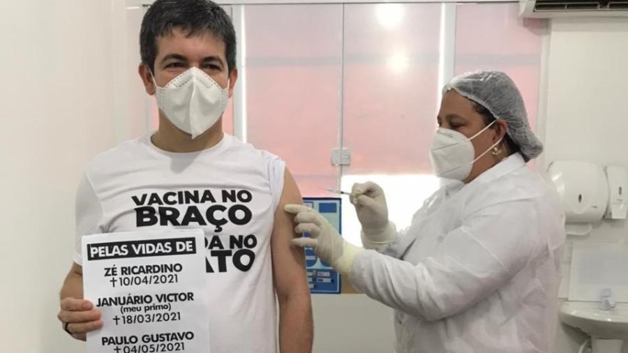 Randolfe Rodrigues é vacinado contra a covid-19 em Macapá (AP)   - Reprodução/Twitter