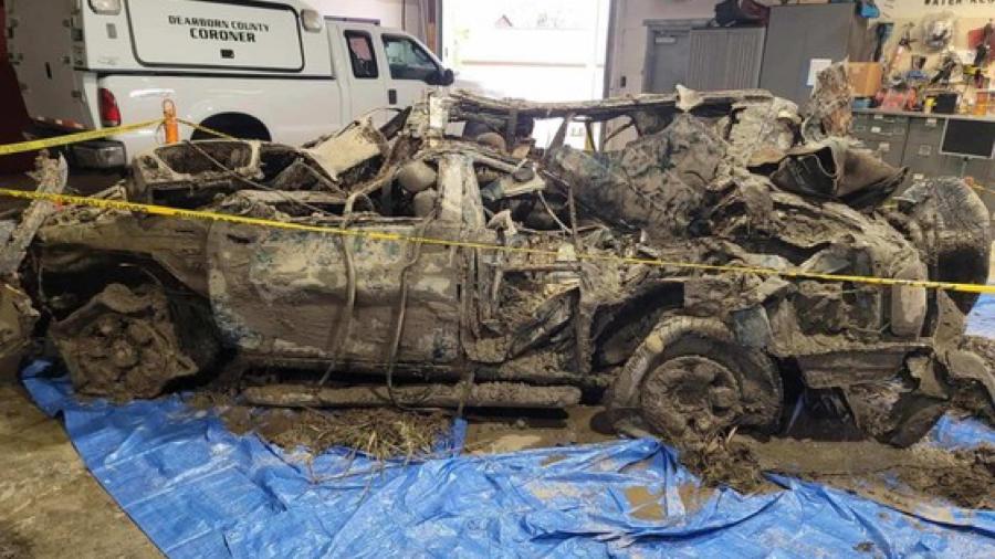 Matrícula do veículo confirmou que carro encontrado pertence a família desaparecida desde 2002 - Reprodução/ Polícia Estadual de Indiana (EUA)