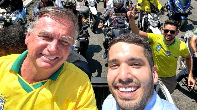 Bolsonaro em ato de campanha com André Fernandes em Fortaleza