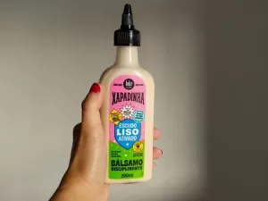 Bálsamo Xapadinha diminui frizz e alinha o cabelo; confira antes e depois