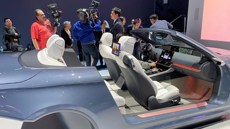 Carro futurístico da Samsung na CES 2020 - Gabriel Francisco Ribeiro/UOL