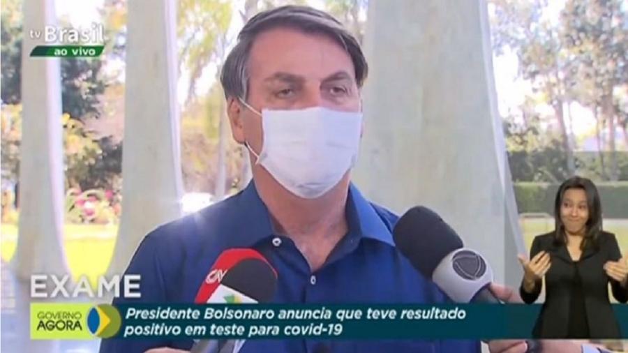O presidente Jair Bolsonaro durante anúncio de que esta com Covid-19. Padrão não mudou - Reprodução/TVBrasil