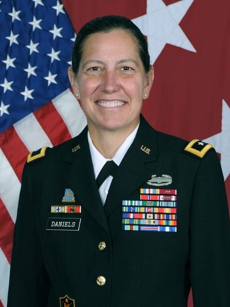 A major-general Jody Daniels, 58 - Reserva do Exército dos EUA