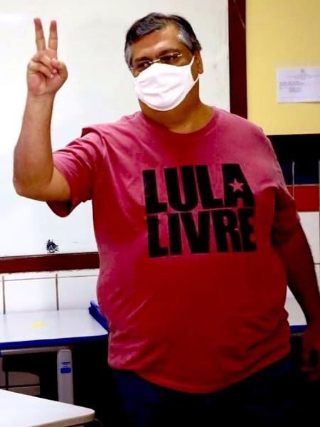 29.nov.2020 - O governador do Maranhão, Flávio Dino (?PCdoB?), votou na manhã de hoje e publicou uma foto ao lado da cabine de votação. - Reprodução/Twitter/@flaviodino - Reprodução/Twitter/@flaviodino