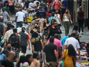 Taxa de desemprego no Brasil sobe a 7,8% no tri até fevereiro com aumento da procura por trabalho