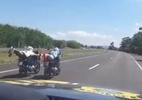 Polícia intercepta motociclistas que fizeram malabarismos em rodovia - Divulgação/PRF