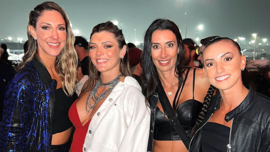 As atletas do vôlei Carol Gattaz, Rosamaria, Sheilla Castro e Gabi Guimarães, no Rock in Rio - Reprodução/Instagram