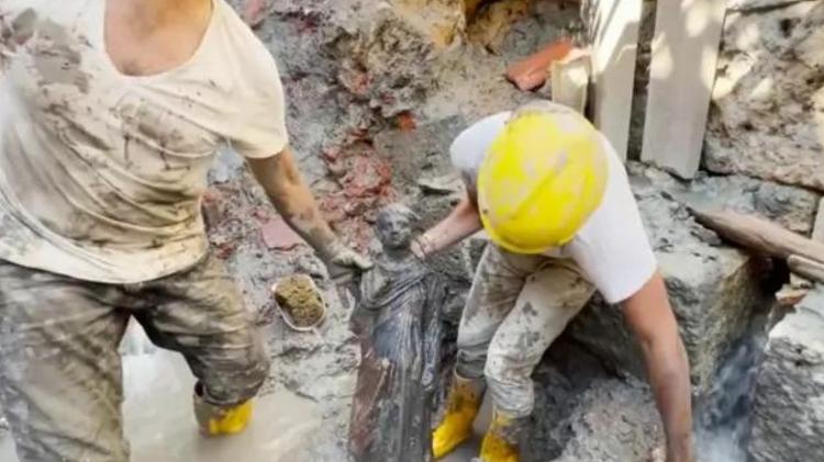 SCULPTURES - Replica/ANSA - Replica/ANSA