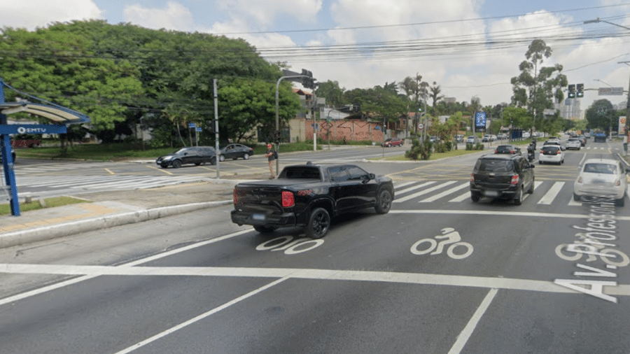 Avenida pela qual homem passava quando foi abordado e morto