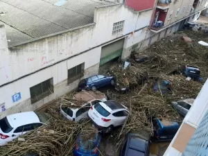 'Situação inédita': premiê alerta que chuvas 'devastadoras' ainda podem fazer mais mortes