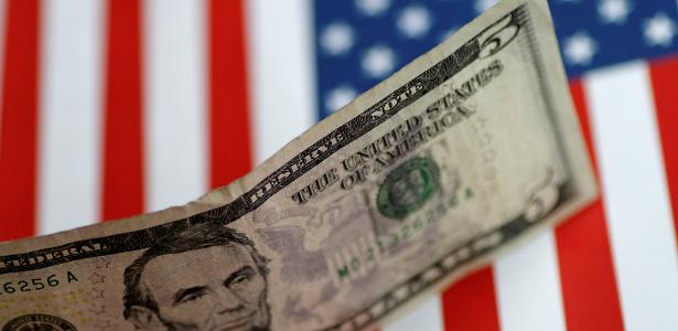 Indicadores dos EUA pressionam e derrubam bolsa; dólar sobe 0,25%
