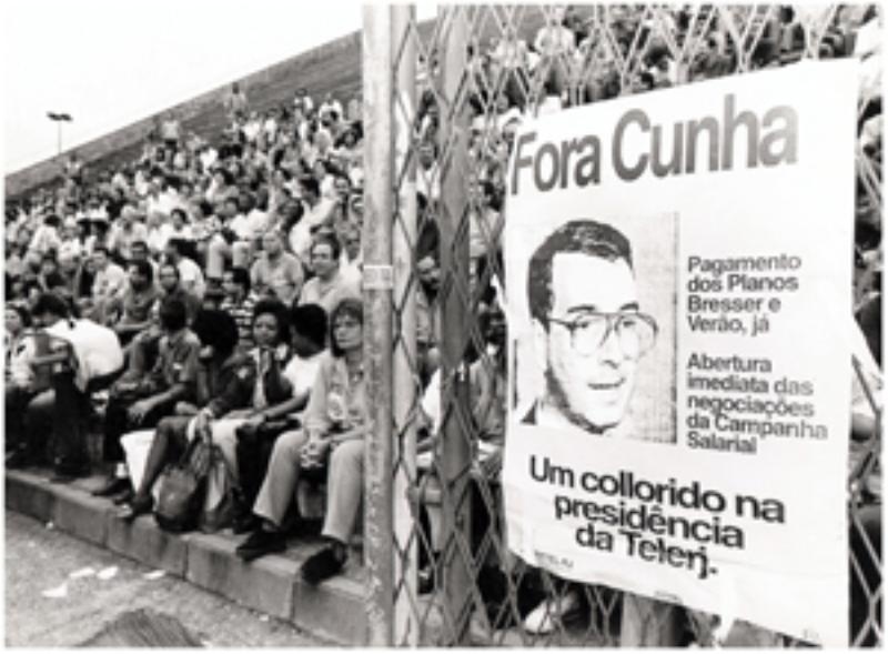 Manifestação de trabalhadores do Sintel-RJ (Sindicato dos Trabalhadores em Comunicação do Rio de Janeiro) em 1992 contra Eduardo Cunha, então presidente da Telerj indicado pelo ex-presidente Fernando Collor - Divulgação/Sintel-RJ