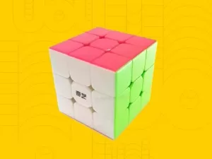 Macio e não descola: este cubo mágico faz sucesso e custa menos de R$ 30