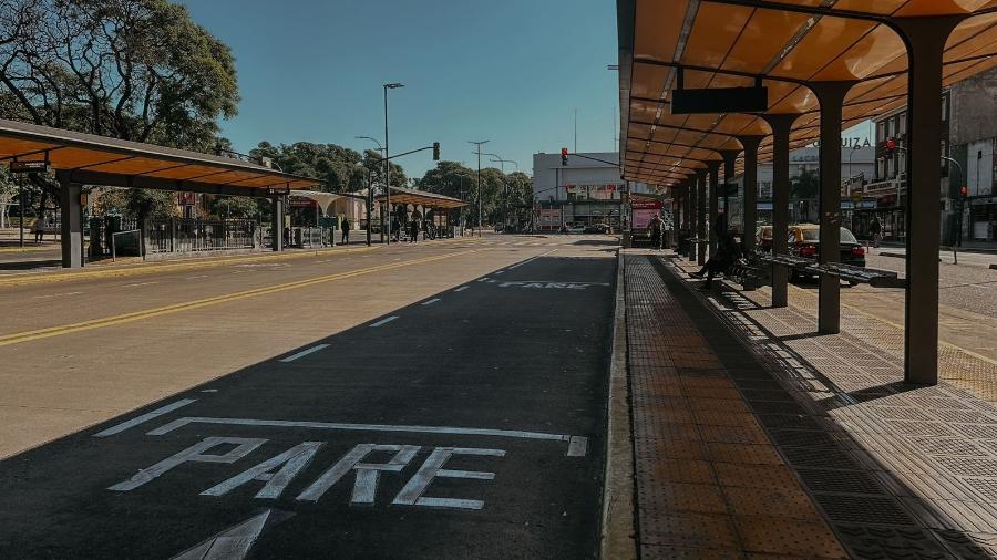 Em dia de greve, pontos de ônibus vazios em Buenos Aires