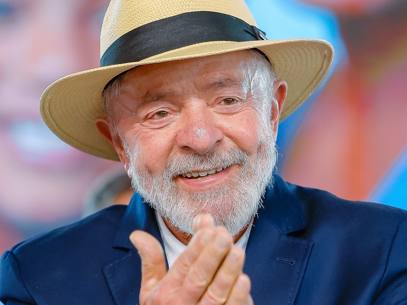Lula está ótimo após nova bateria de exames, diz médico no Sírio