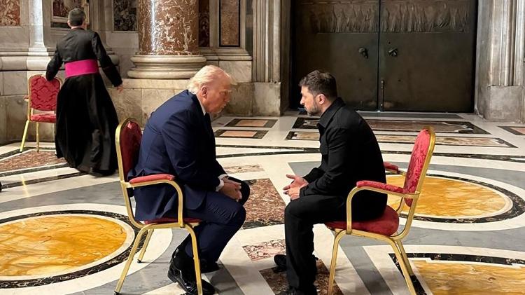Volodymyr Zelensky e Donald Trump se encontraram durante o funeral do papa Francisco na Basílica de São Pedro Volodymyr Zelensky e Donald Trump se encontraram durante o funeral do papa Francisco na Basílica de São Pedro