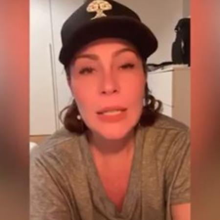 Deputada Carla Zambelli grava vídeo e se diz "exilada política" Deputada Carla Zambelli grava vídeo e se diz "exilada política"