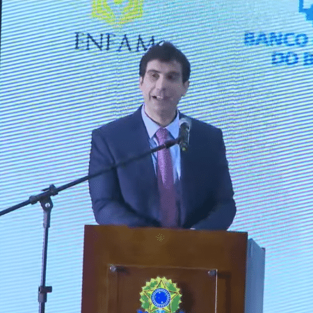 Presidente do Banco Central, Gabriel Galípolo, na abertura do seminário sobre sistema de informações de créditos, sobre judicialização versus estabilidade econômica, promovido pela Revista Justiça e Cidadania, em Brasília Presidente do Banco Central, Gabriel Galípolo, na abertura do seminário sobre sistema de informações de créditos, sobre judicialização versus estabilidade econômica, promovido pela Revista Justiça e Cidadania, em Brasília