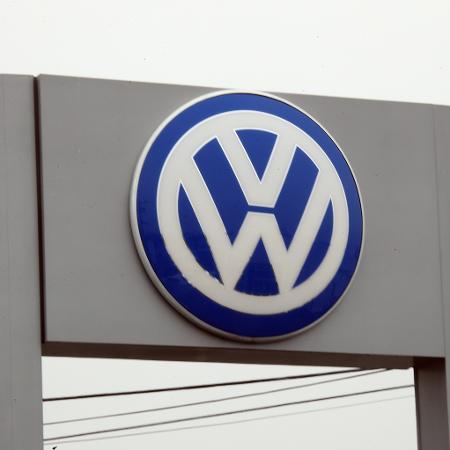 Logo da Volkswagen fotografado em Hicksville, nos Estados Unidos - Bruce Bennett/Getty Images