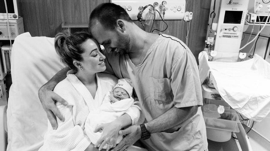 Heloísa e Eduardo Bolsonaro no dia do nascimento de sua filha, Geórgia - Reprodução/Instagram