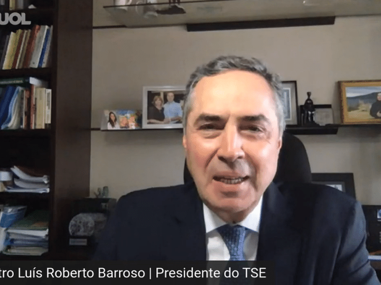 Barroso diz que voto impresso é desnecessário e pode causar tumulto