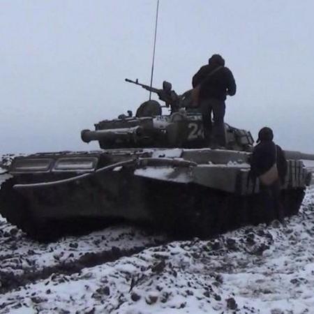 A TV russa exibiu, no início de 2022, exercícios de tanques perto da fronteira com a Ucrânia - Ministério de Defesa da Rússia
