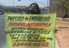 Mãe solo comove ao pedir emprego com cartaz nas ruas do DF: 
