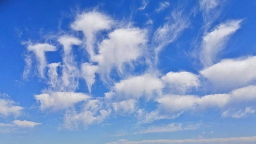 Formação inusitada de nuvens foi registrada por morador de Caxias do Sul - Denis Goerl/Twitter