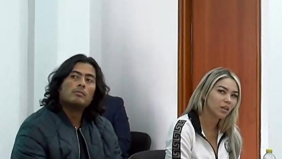 Nicolás Petro, filho do presidente colombiano Gustavo Petro, e sua ex-esposa Daysuris Vasquez, um dia depois de ser preso sob a acusação de lavagem de dinheiro e enriquecimento ilícito