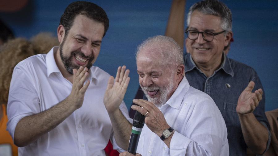 16.12.23 - O presidente Lula (PT) e o deputado Guilherme Boulos (PSOL-SP), pré-candidato à Prefeitura de São Paulo, em evento do Minha Casa, Minha Vida em São Paulo