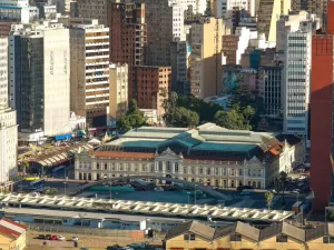 Mercado Público de Porto Alegre reabrirá na sexta após um mês fechado