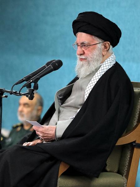 Líder supremo do Irã, aiatolá Ali Khamenei, durante uma reunião em Teerã - West Asia News Agency/Reuters
