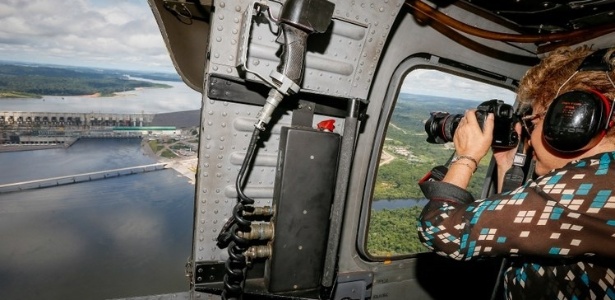 Foto de 2016 mostra Dilma sobrevoando a usina de Belo Monte, no Pará - Roberto Stuckert Filho - 5.mai.2016 /PR