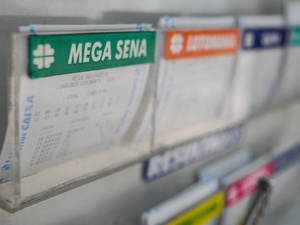 Mega-Sena 2735: Nenhuma aposta acerta 6 dezenas e prêmio acumula em R$ 40  mi; veja números