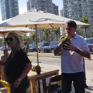 Resultado de imagem para BOLSONARO NO QUIOSQUE NO RIO