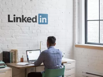 Sem aviso, LinkedIn usa dados de usuários para treinar IA: 'nebuloso'