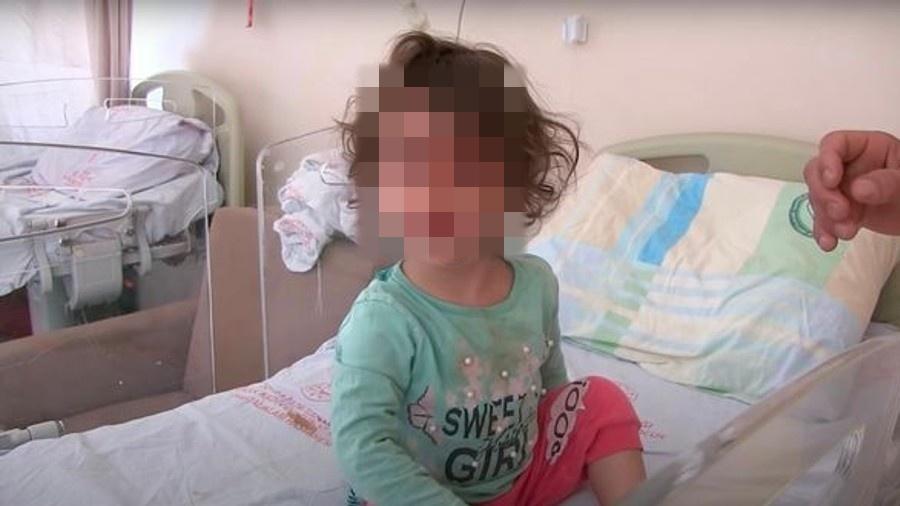 Menina de 2 anos é hospitalizada após ser atacada por cobra no quintal de casa - Reprodução/Twitter