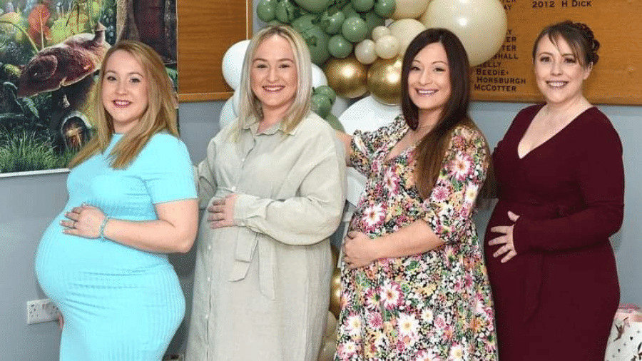 As irmãs Kayleigh, Amy, Jay e Kerry-Anne darão à luz ainda este ano - Reprodução/ Facebook
