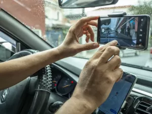 Você está sendo filmado: motoristas de app fazem live e irritam passageiros